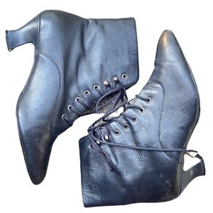 Vintage Black Kitten Heel Witchy Boots  7